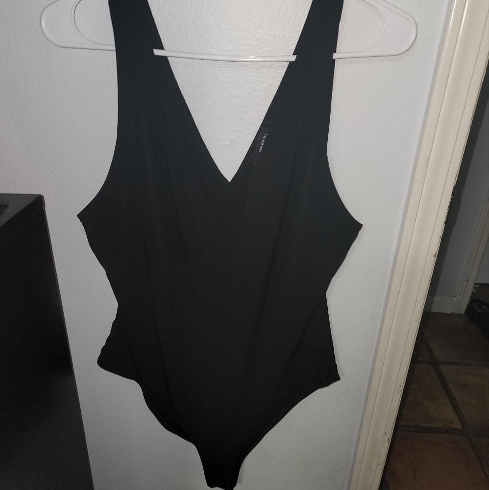 💜 2/$8 or 3/$10 - Black V-Neck Bodysuit